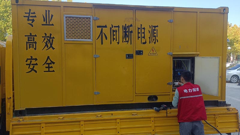 留坝柴油发电机组和UPS电源配合使用时，如何避免切换过程中的电力中断？